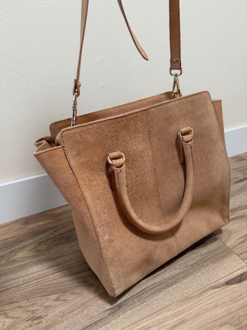Stuart Weitzman Vintage Tan Lizard Embossed Leather Tote Satchel + Dust Bag